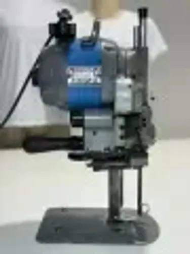 Maquina de cortar tecido - Modelo faca - Blue Streak