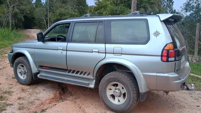 Mitsubishi Pajero Sport Legend Black 2.4 4X4 (die) Aut. 2001