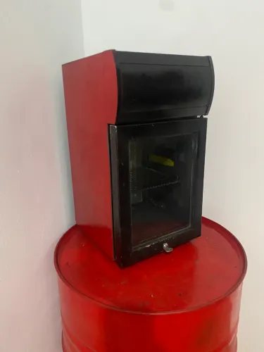 VENDO MINI EXPOSITOR DE BEBIDAS( mini geladeira) COCA COLA
