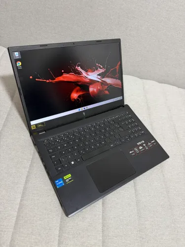 Notebook Acer nitro v15 core i5 13º GTh SSD 512 GB 8 GB Ram Placa de vídeo RTX 2050