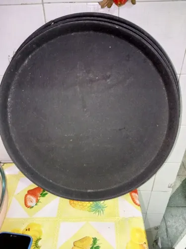 Vendo 4 Bandejas de Garçom emborrachada. 
