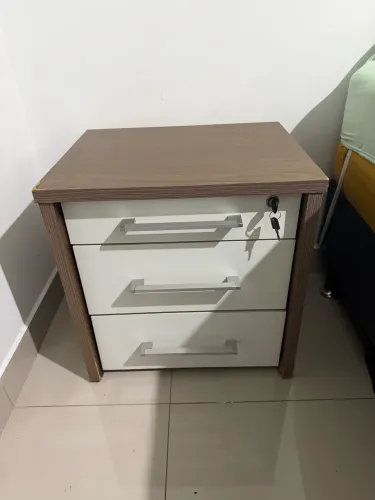 Criado-Mudo com 3 gavetas