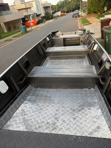 Barco 5 mts mais novo de Goiânia