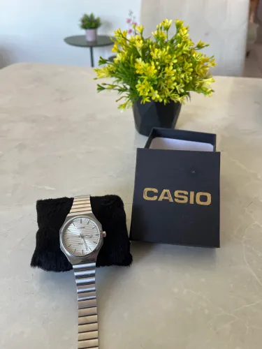Relógio Casio MTP-E735G original - Seminovo