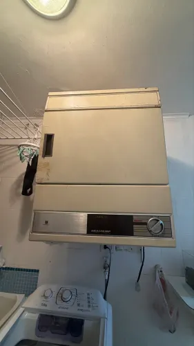 Máquina de secar roupa
