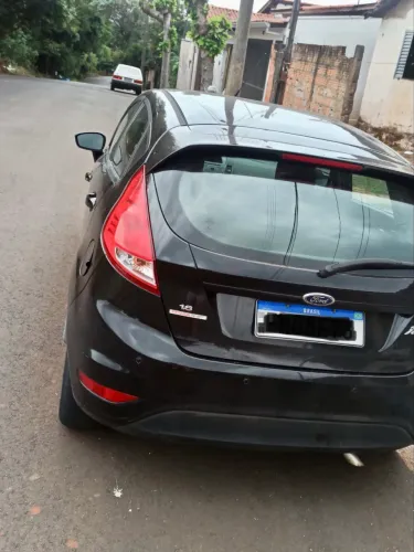 Ford Fiesta 1.6 16V Flex Aut. 5P 2014