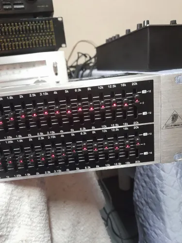 EGUALIZADOR BERHRINGER 3102 IMPECAVEL FUNCIONA TUDO REVISADO