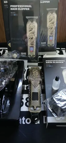 Maquina de cortar cabelo novas.