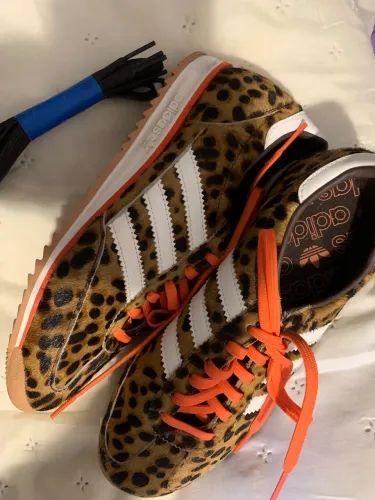 Tênis Adidas Leopard Print