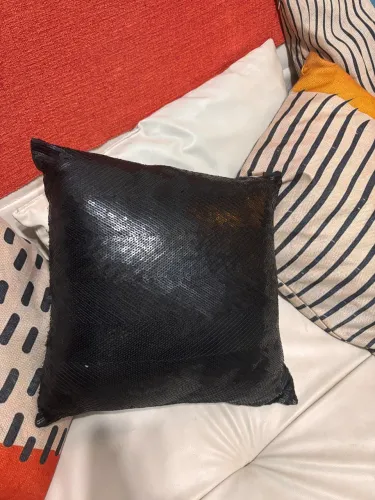 Almofada preta