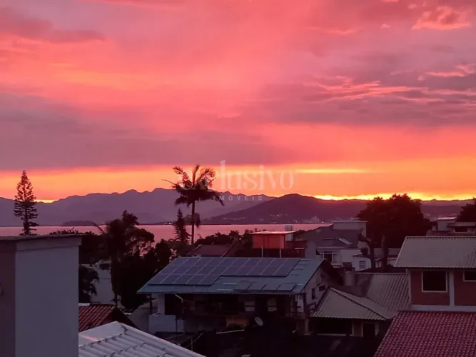 Apartamento 4 Dormitórios no Bairro Itaguaçu - Florianópolis