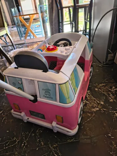 Kombi para transporte de criança da Calesita