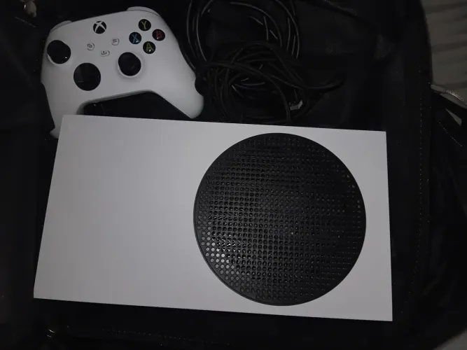 Xbox Series S C/Garantia até FEV/27. Acompanha Controle Original.