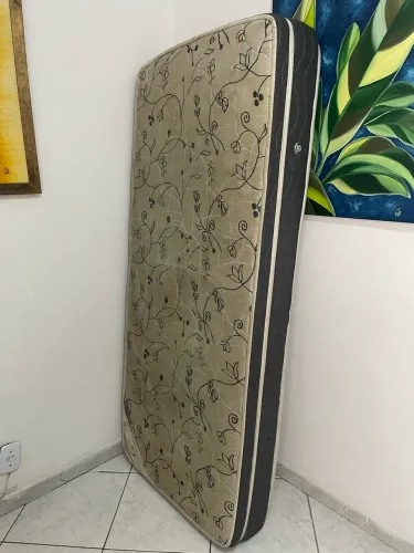 Colchão de solteiro em bom estado 