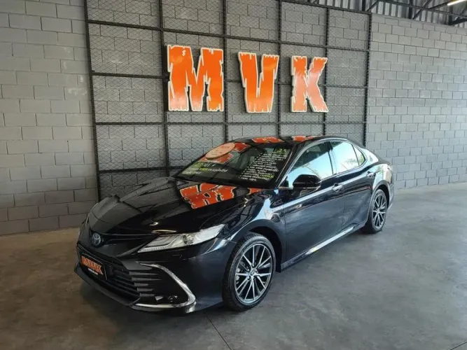 Toyota Camry XLE Hybrid 2.5 16V Aut. 2023