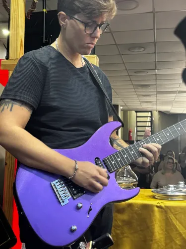 Guitarra Tagima seminova