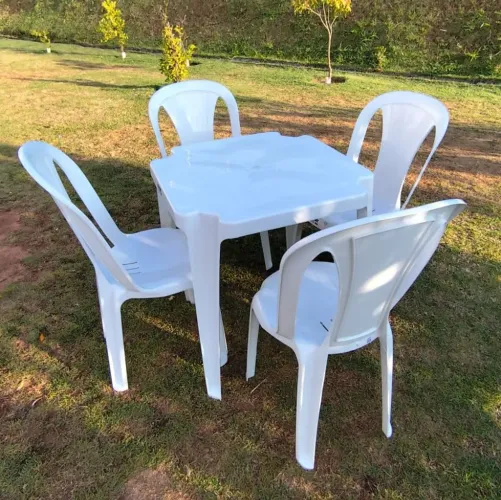 0Aluguel de mesa e cadeiras 