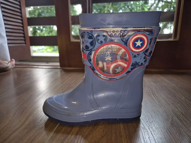 Bota infantil Marvel num 29/30