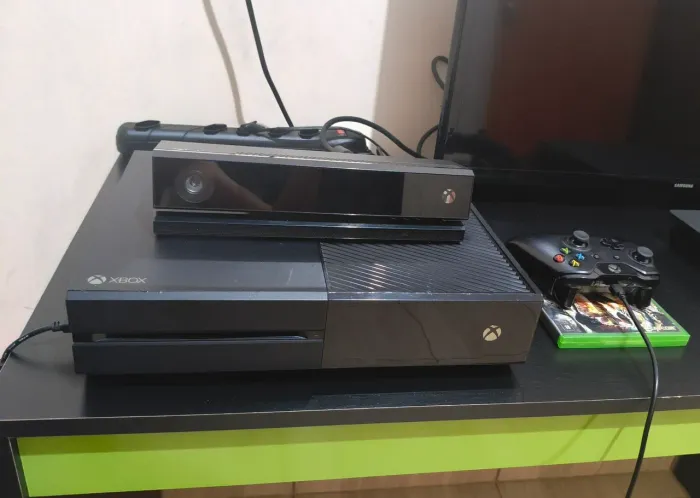 Xbox one FAT com Kinect, jogo e controle (faço envio)