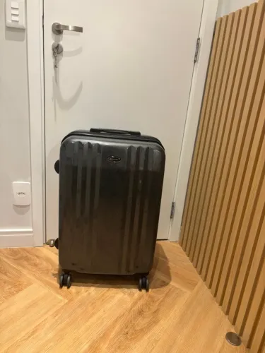 Mala viagem média rigida