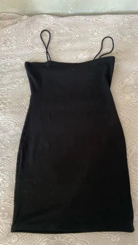 Vestido tubinho preto de alcinha