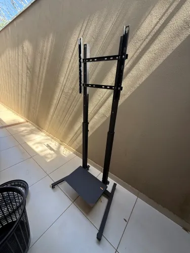 Suporte para TV usado