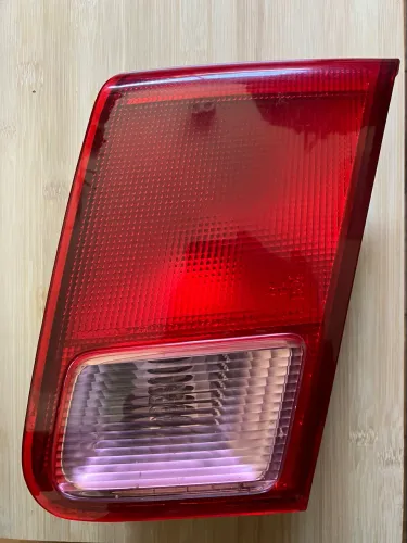 Lanterna traseira direito (tampa) (lado passageiro) - original Honda Civic 2001-2002
