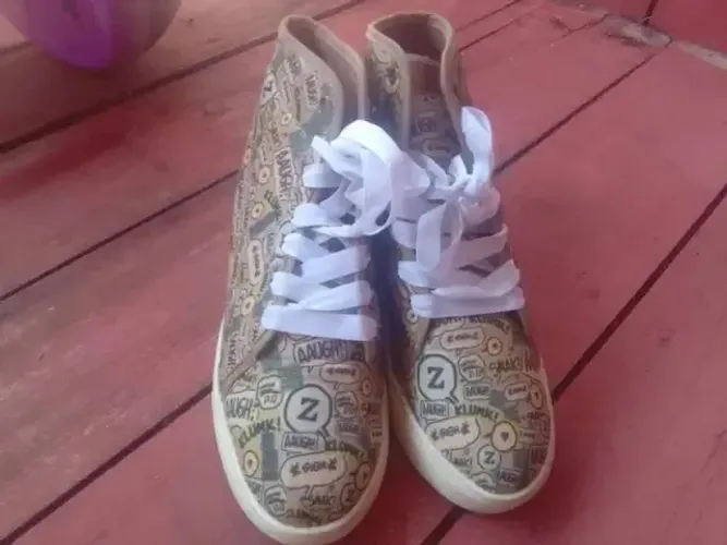 Sapatos cano alto