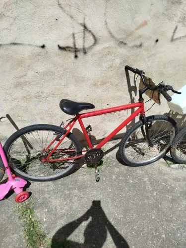 Bicicleta Masculina Aro 26 Vermelha - Simples e Resistente para o Dia a Dia