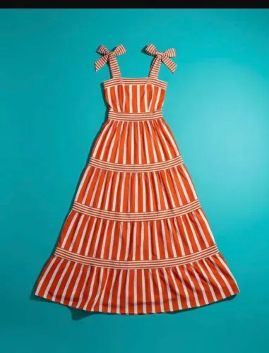 Vestido longo Listrado alaranjado e Branco veste P, M, G tem lastex atrás