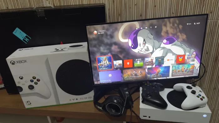 Vendo Xbox Séries S + Monitor Gamer Level 180hz + 2 controles + fone gamer Havit