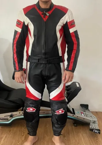Macacão Italiano 2 Peças - Capacete Shark - Luvas Tutto - Protetor de Coluna Dainese