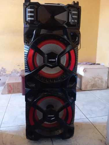 Caixa amplificadora vendo ou troco em algo do meu entesse ! *76