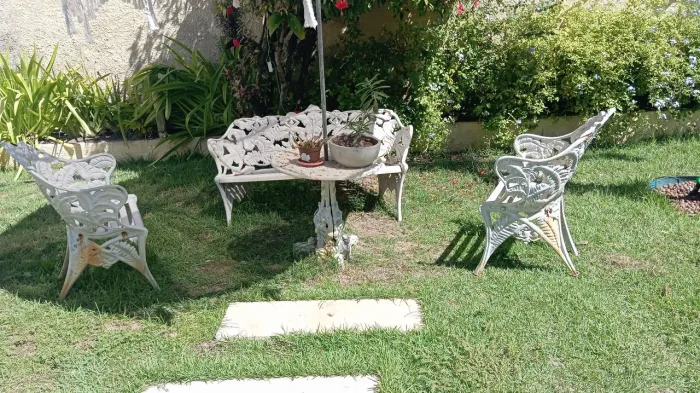 Conjunto cadeira de ferro fundido 