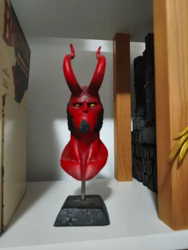 Busto Hellboy (action figure)