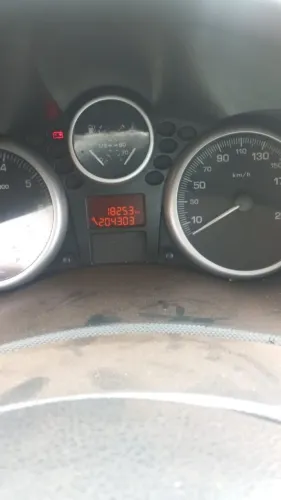 Peugeot 207 Sedan Passion XR 1.4 Flex 8V 4P 2011