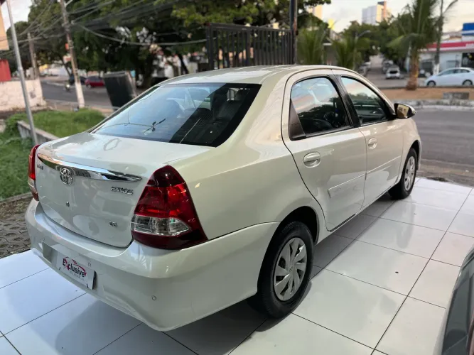 Toyota Etios X Plus Sedan 1.5 Flex 16V 4P Mec. 2019