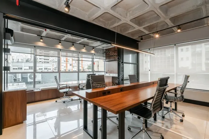 Sala mobiliada para alugar com 48 m² no Auxiliadora com 1 vaga de garagem.