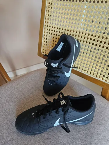 chuteira society nike preta