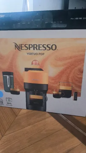MÁQUINA DE CAFÉ NESPRESSO