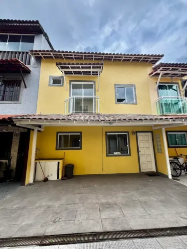 Casa duplex para aluguel com 2 quartos e 2 garagens bairro da Luz
