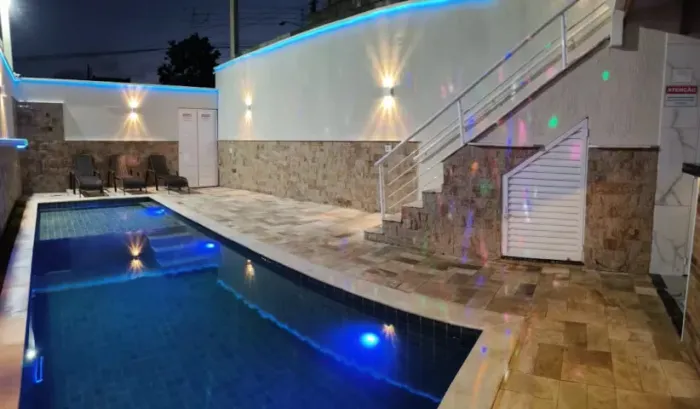 Combo Festa na Piscina + Bartender - Diária de Casa c/Piscina+OPEN BAR 4H de Caipirinha