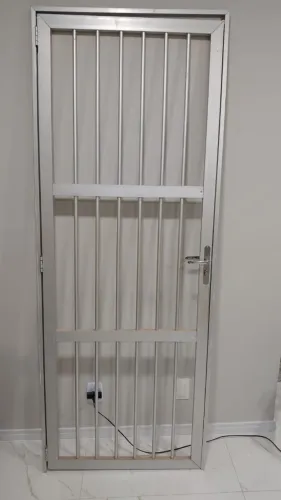 Portão de alumínio 80x210
