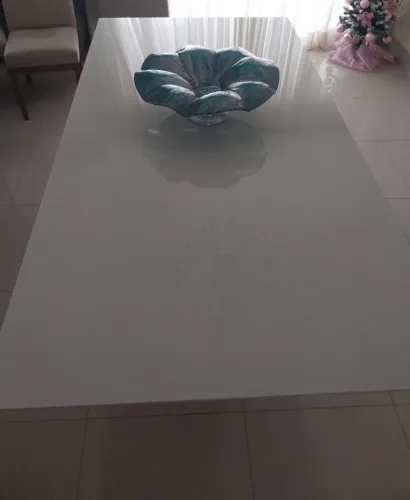 Mesa de Jantar + 8 Cadeiras