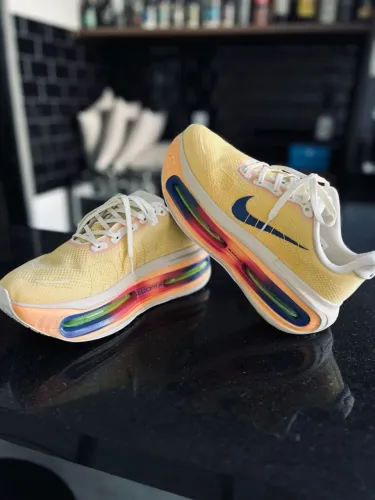 Tênis Nike Vomero Premium 