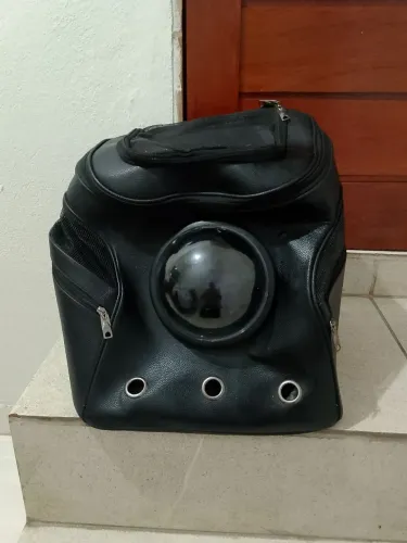 Vende-se esta mochila para transportar gato