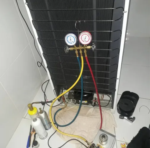 Técnico em consertos de Geladeira, ar condicionado e expositor e máquina de lavar