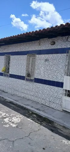 Vende-se uma casa