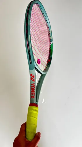 Raquete de Tênis Yonex Percept 100D seminova