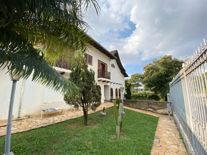 CASA À VENDA NO BAIRRO BANDEIRANTES